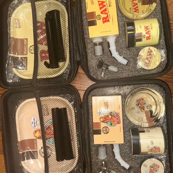 Colorful Smoking Accessory Kit - Picture 5 of 6